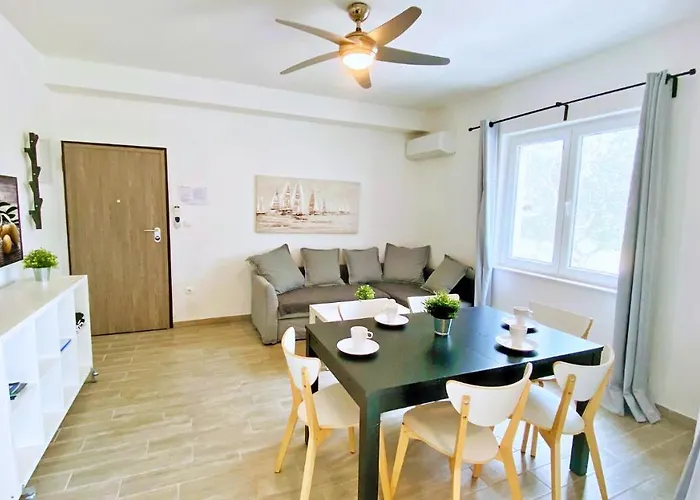 - Maslenik -appartement 65 M2 Et Piscine Апартаменты *