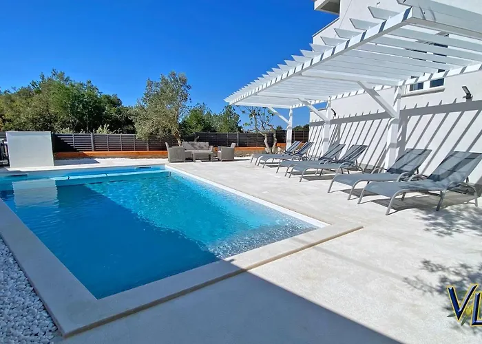 - Maslenik -appartement 65 M2 Et Piscine Appartement