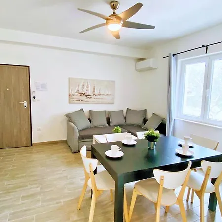 - Maslenik -appartement 65 M2 Et Piscine Διαμέρισμα *