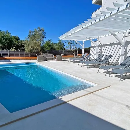 - Maslenik -appartement 65 M2 Et Piscine Διαμέρισμα