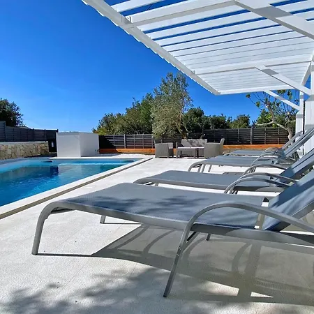 - Maslenik -appartement 65 M2 Et Piscine