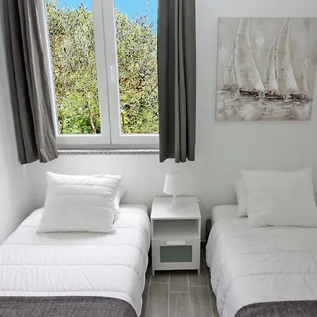 - Maslenik -appartement 65 M2 Et Piscine Διαμέρισμα Pakoštane
