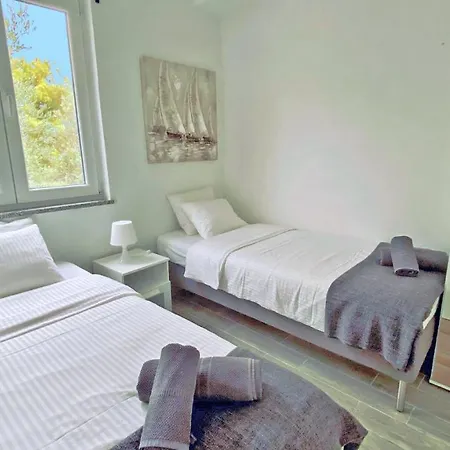 - Maslenik -appartement 65 M2 Et Piscine