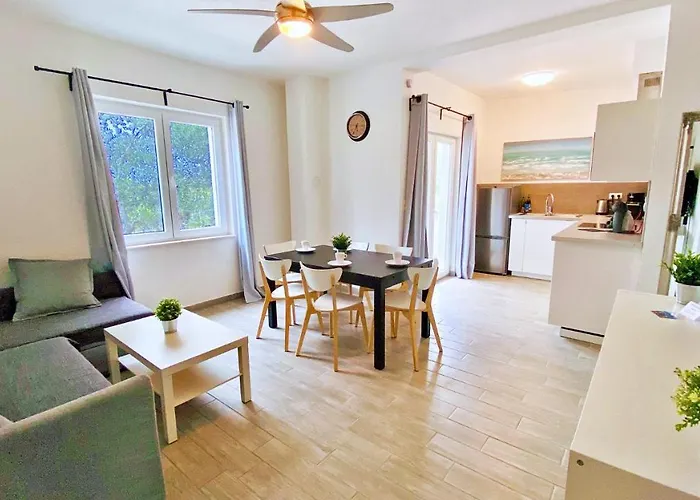 - Maslenik -appartement 65 M2 Et Piscine *